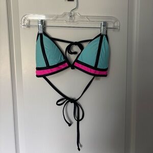 Neo Block Triangle Bikini - PilyQ